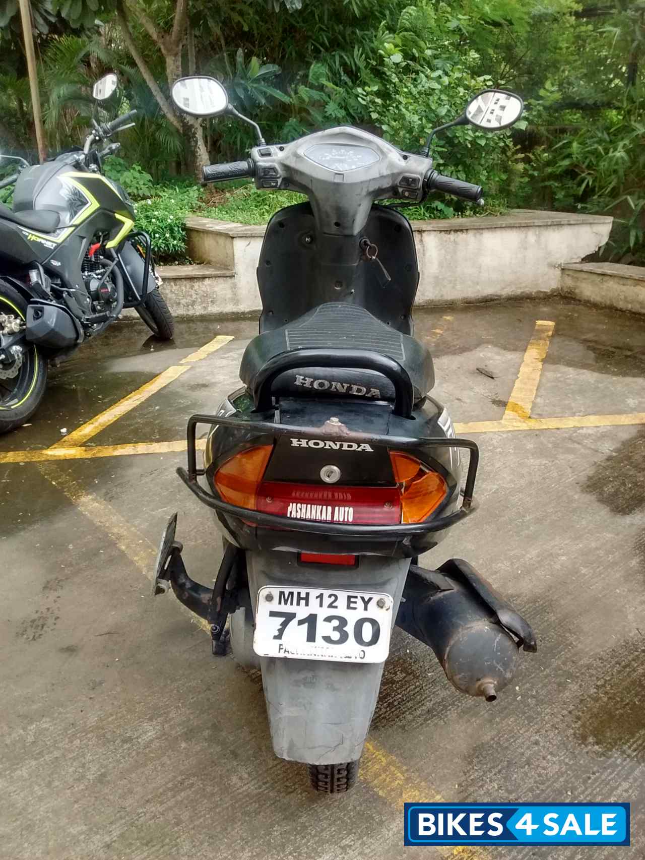 Blue Black Honda Dio