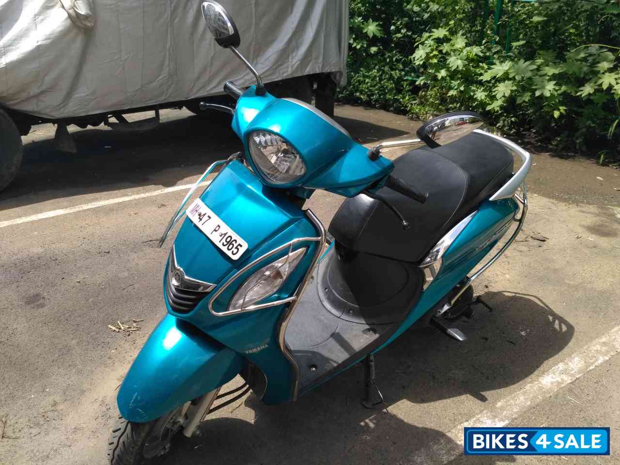 Ciyan Blue Yamaha Fascino