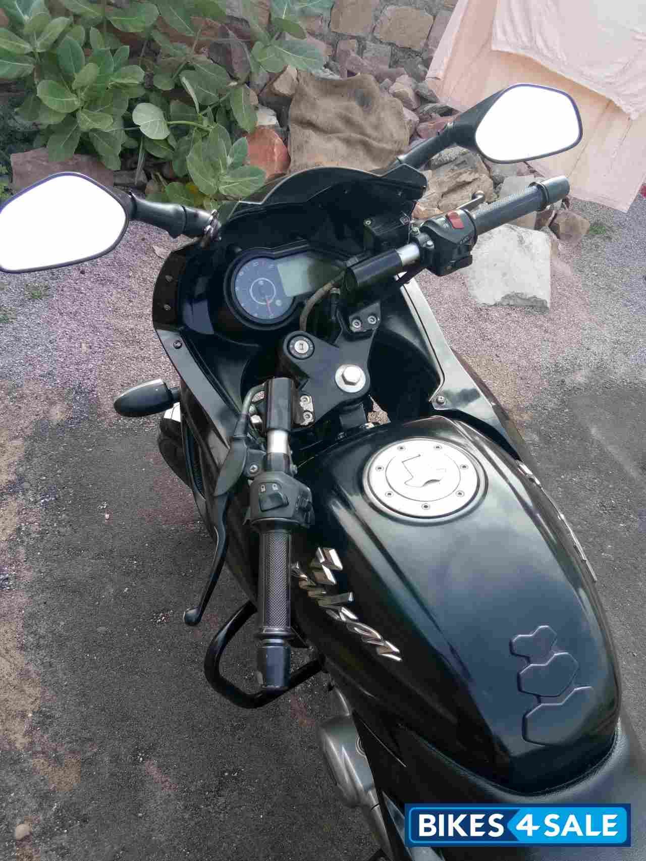 Black Bajaj Pulsar 220 DTSi