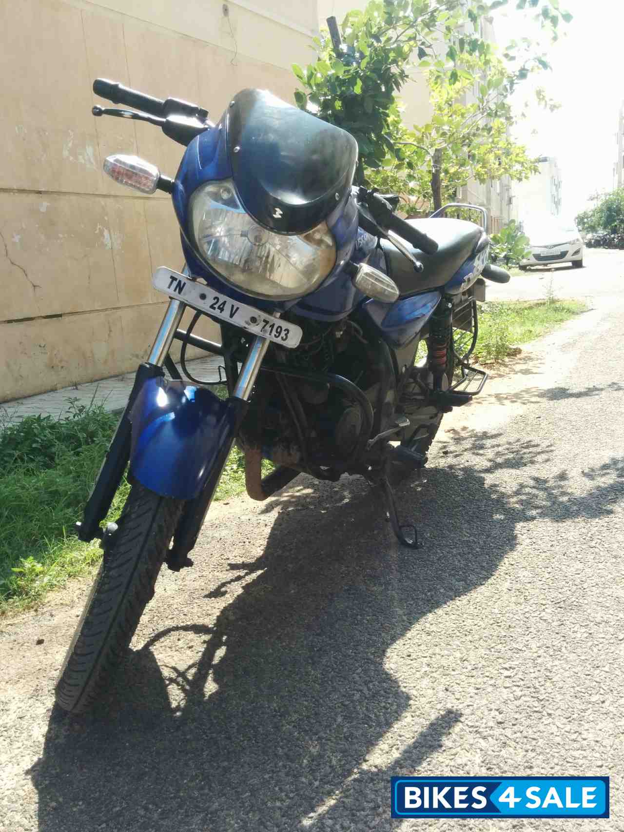 Blue Bajaj Discover DTSi 135
