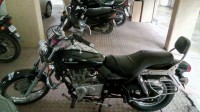 Black Bajaj Avenger 220 DTS-i
