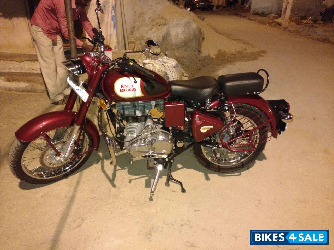 Red Royal Enfield Classic 350 Red Royal Enfield Classic 350