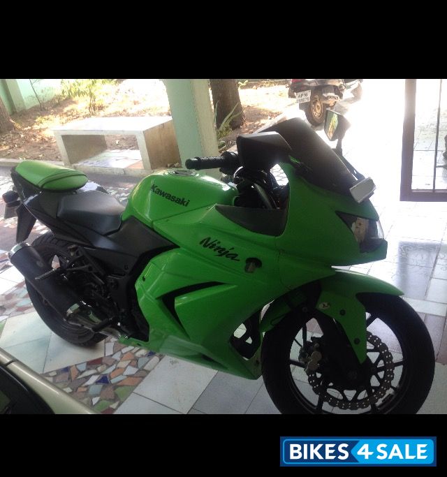 Green Kawasaki Ninja 250R