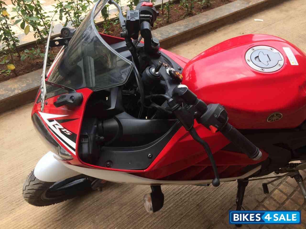 Red & White Yamaha YZF R15 V2