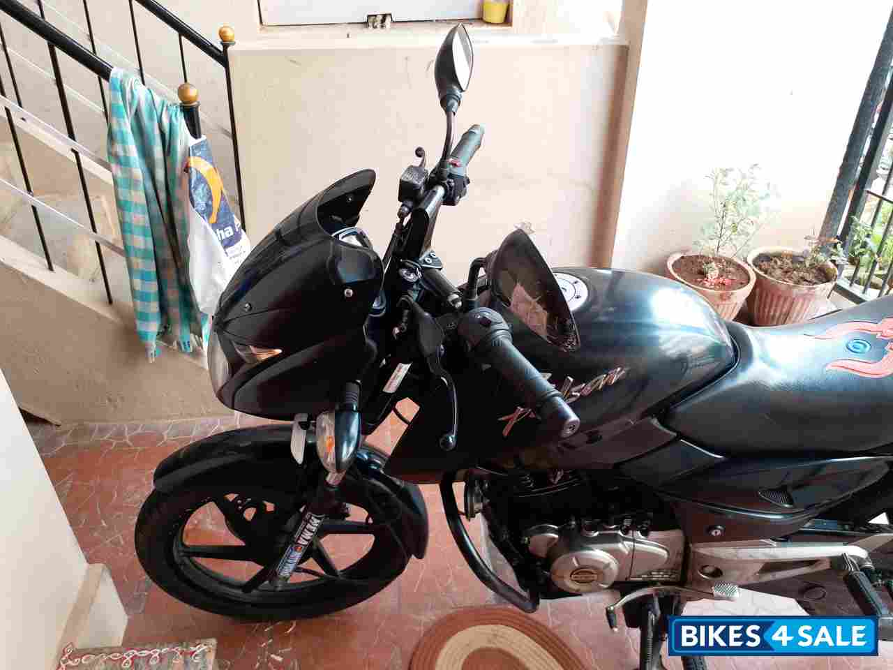 Black Bajaj Pulsar 150 DTSi Black Bajaj Pulsar 150 DTSi