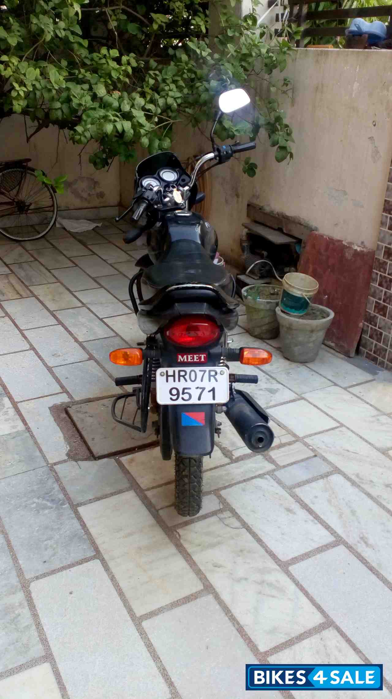 Black Bajaj Platina 100