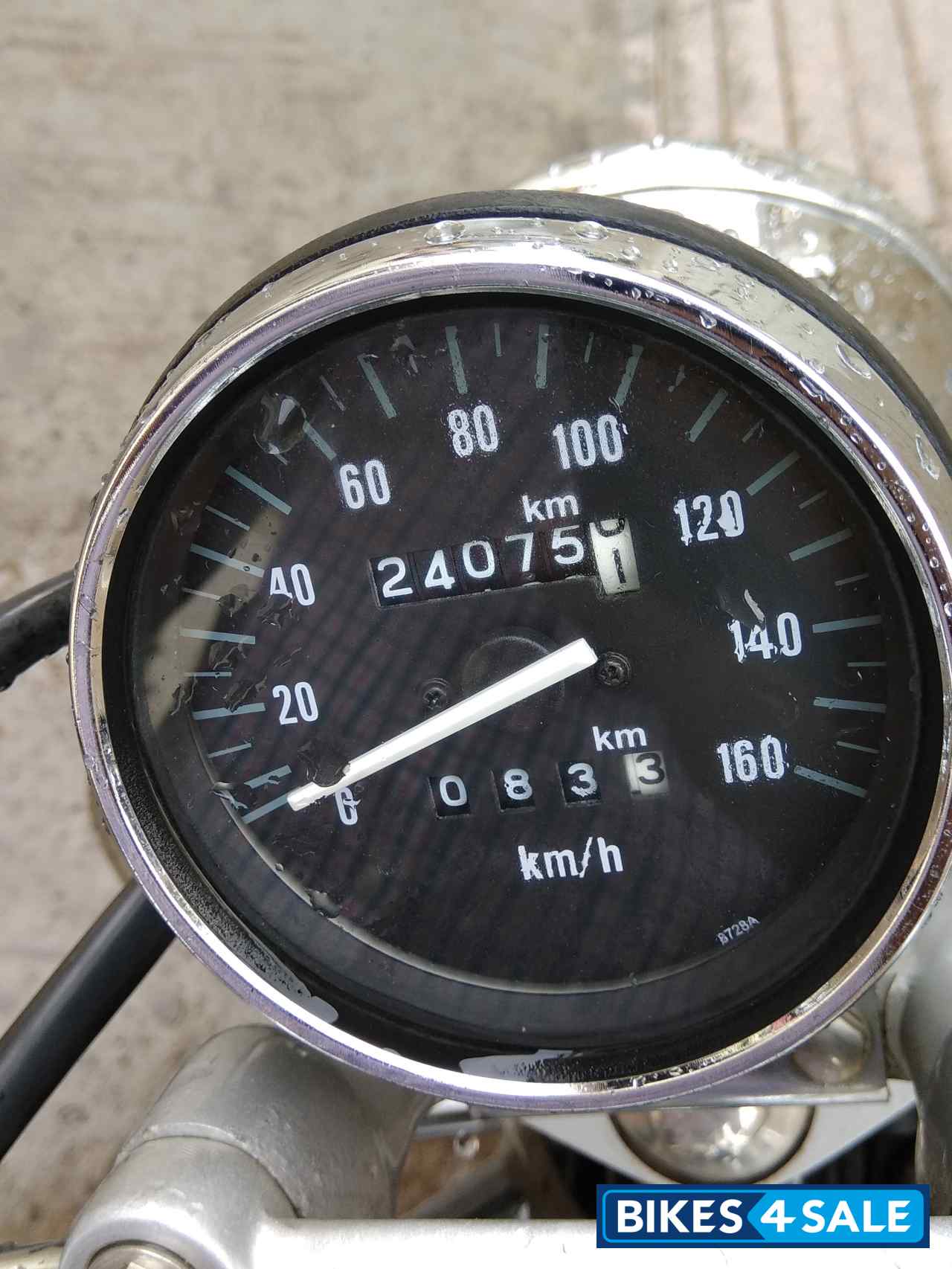 Midnight Black Bajaj Avenger 220 DTS-i