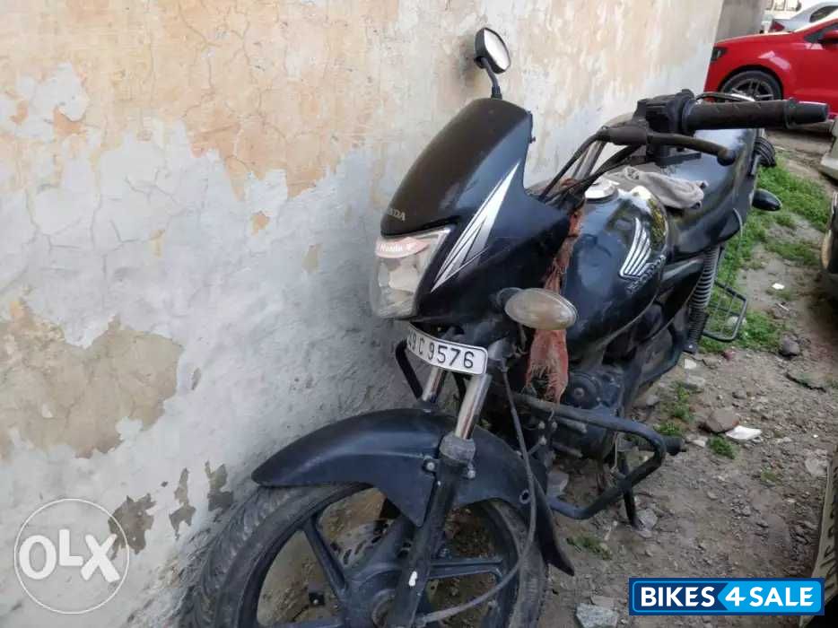 Black Honda CB Shine Black Honda CB Shine