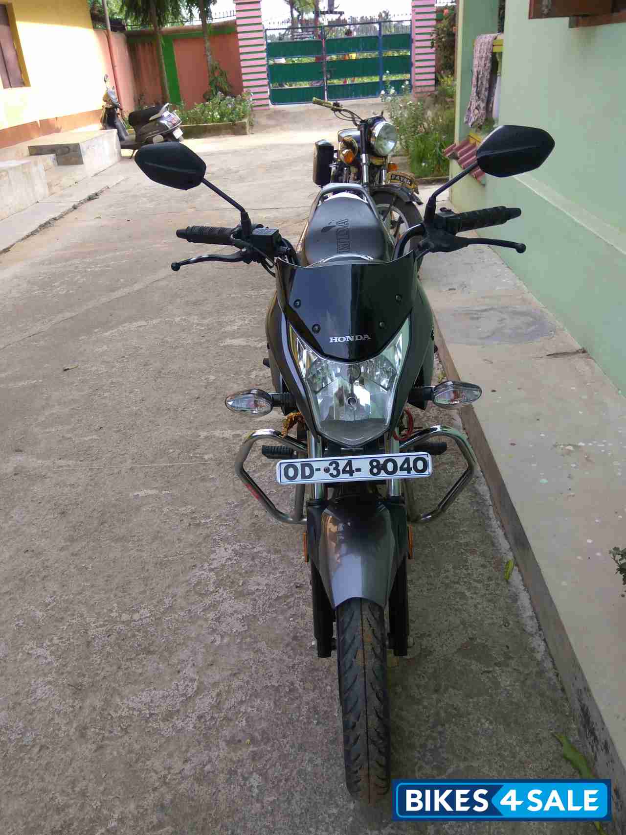 Grey Honda CB Unicorn 160