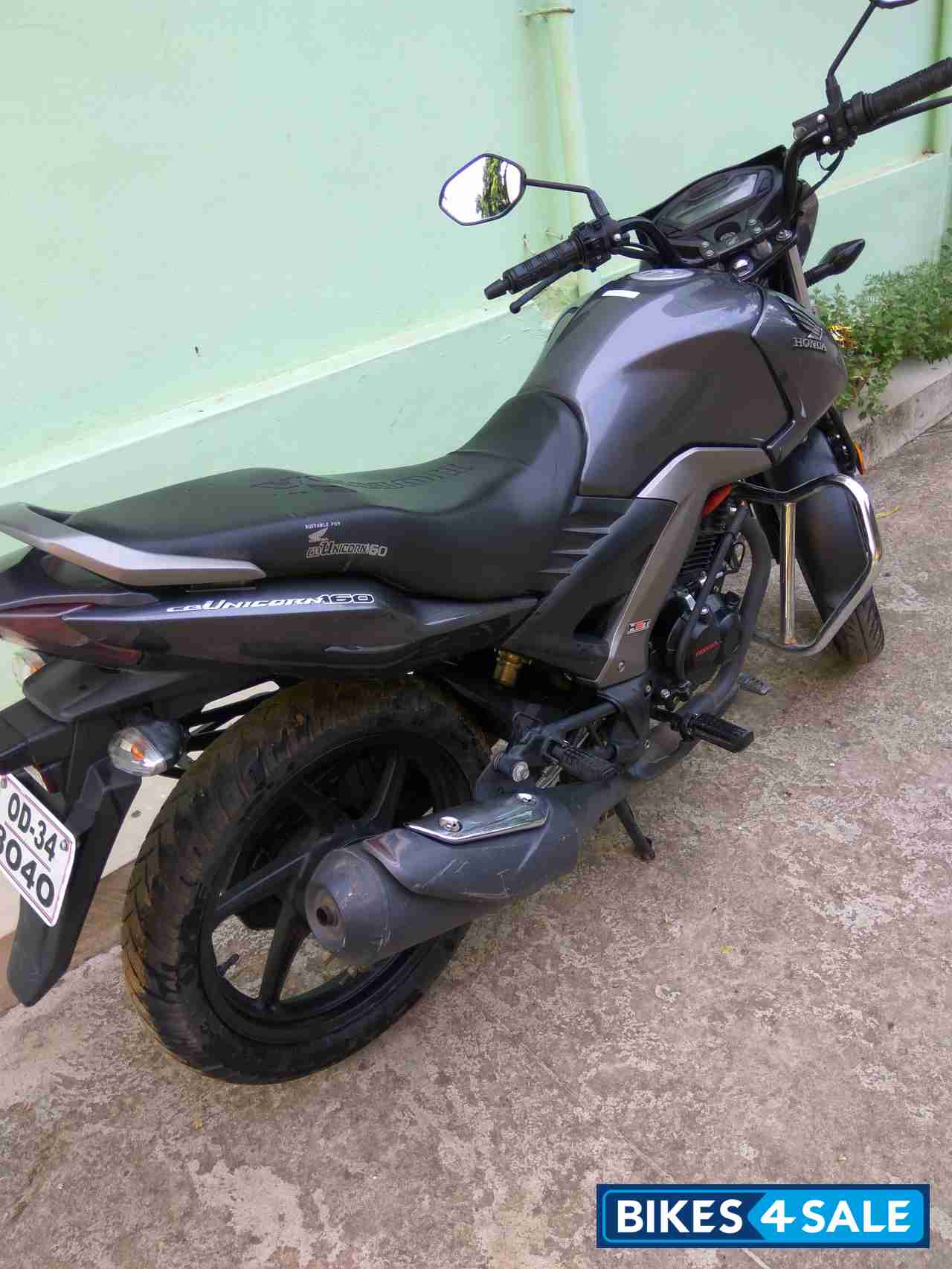 Grey Honda CB Unicorn 160