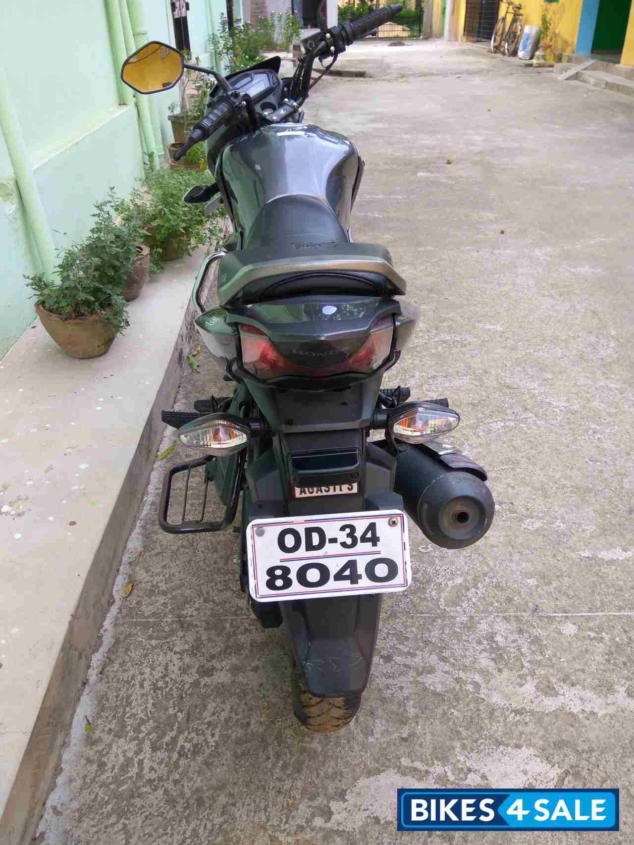 Grey Honda CB Unicorn 160