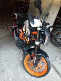 Black KTM Duke 390