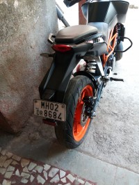 Black KTM Duke 390