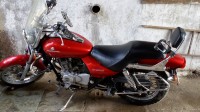 Red Bajaj Avenger 220 DTS-i