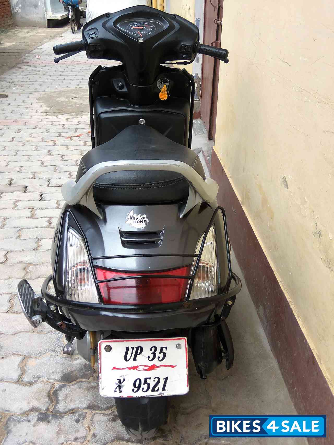 Gray Honda Activa