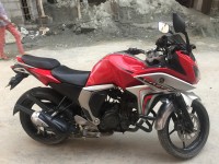 Red Yamaha Fazer FI V2