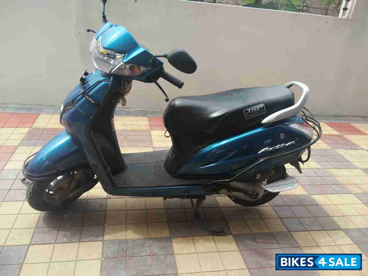 Blue Honda Activa 3G