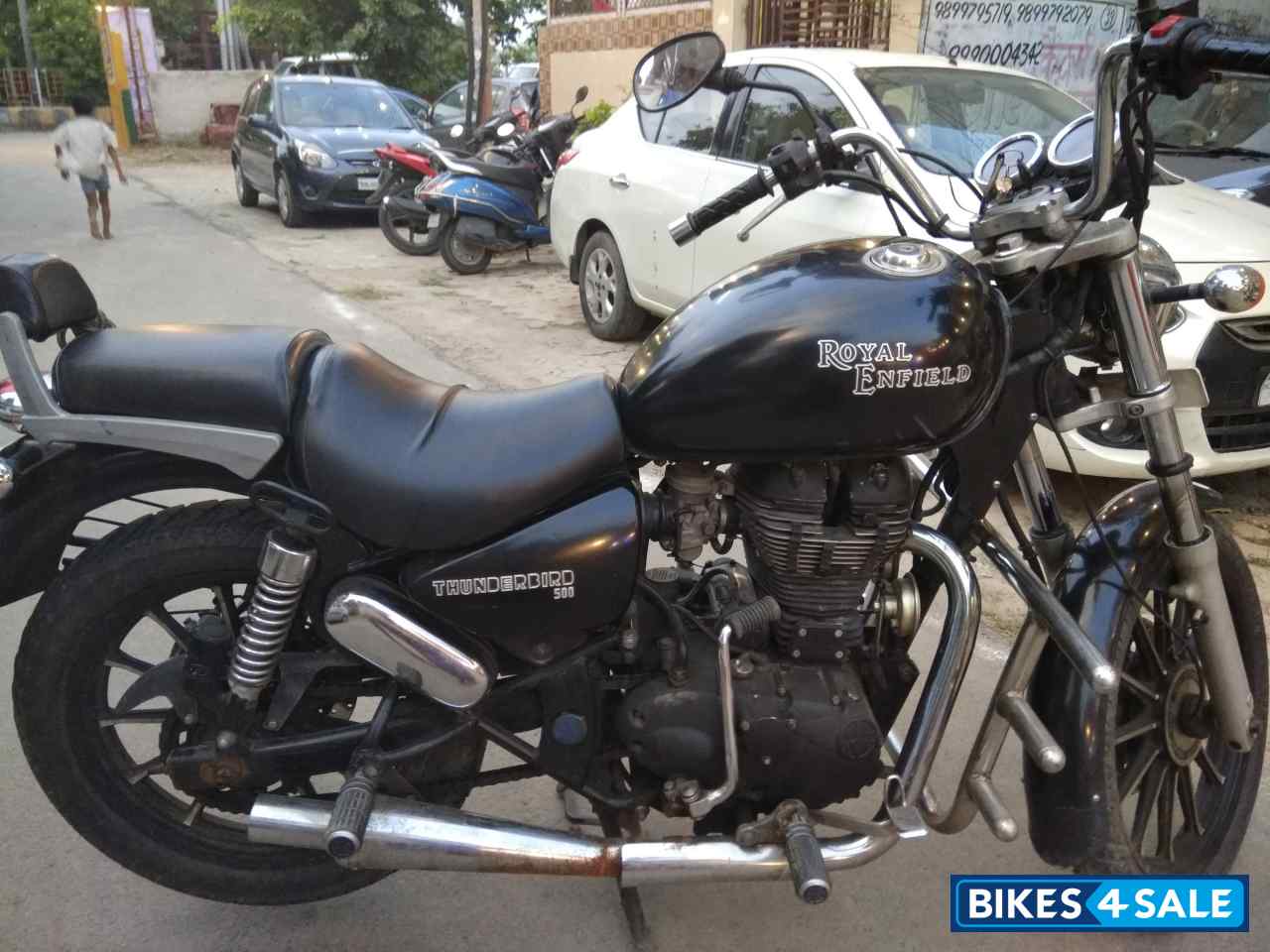 Black Royal Enfield Thunderbird 500