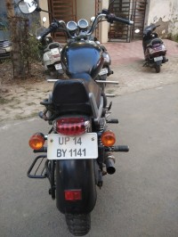 Black Royal Enfield Thunderbird 500