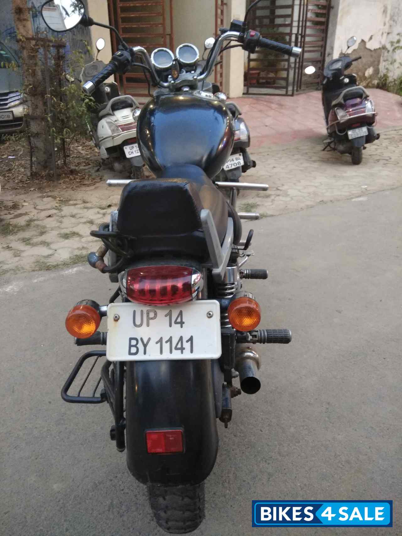 Black Royal Enfield Thunderbird 500