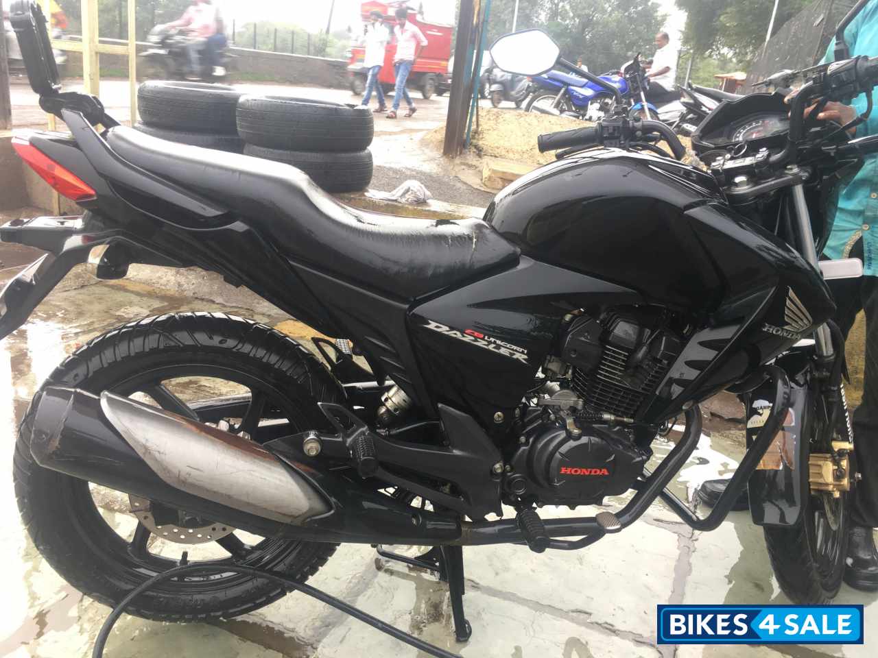 Black Honda Unicorn Dazzler