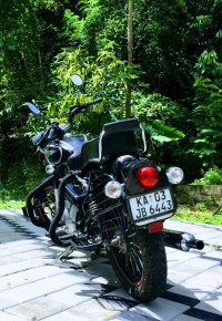 Black Royal Enfield Bullet 500
