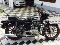 Black Royal Enfield Bullet 500