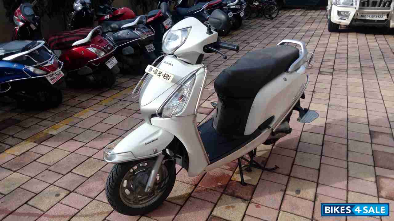 White Honda Aviator
