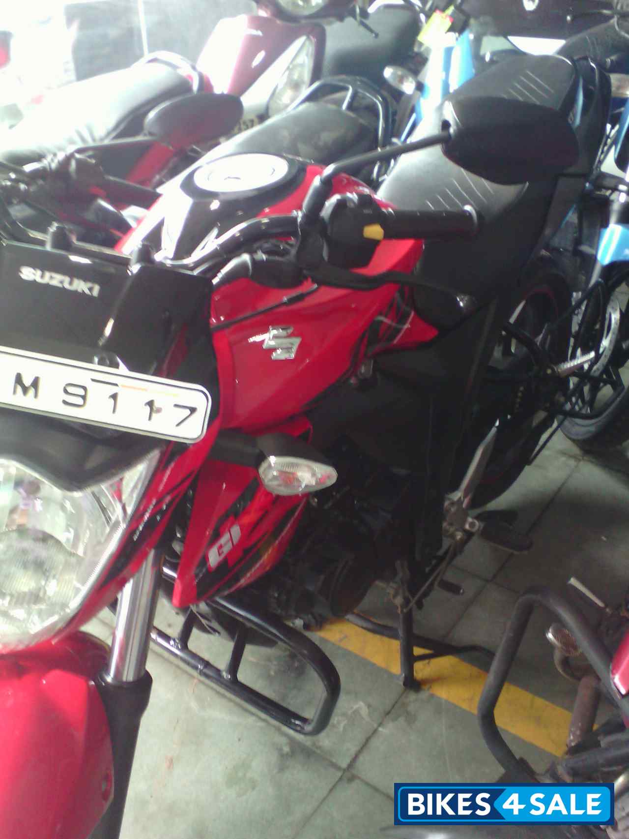Red Suzuki Gixxer 150