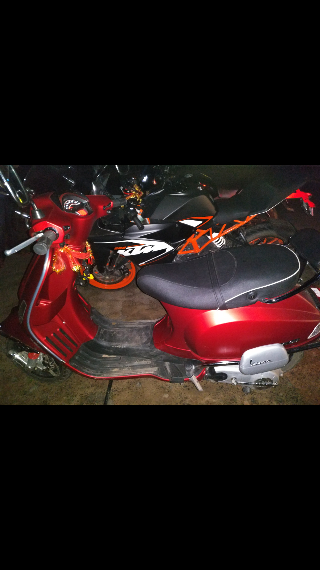 Matt Red Vespa SXL 150