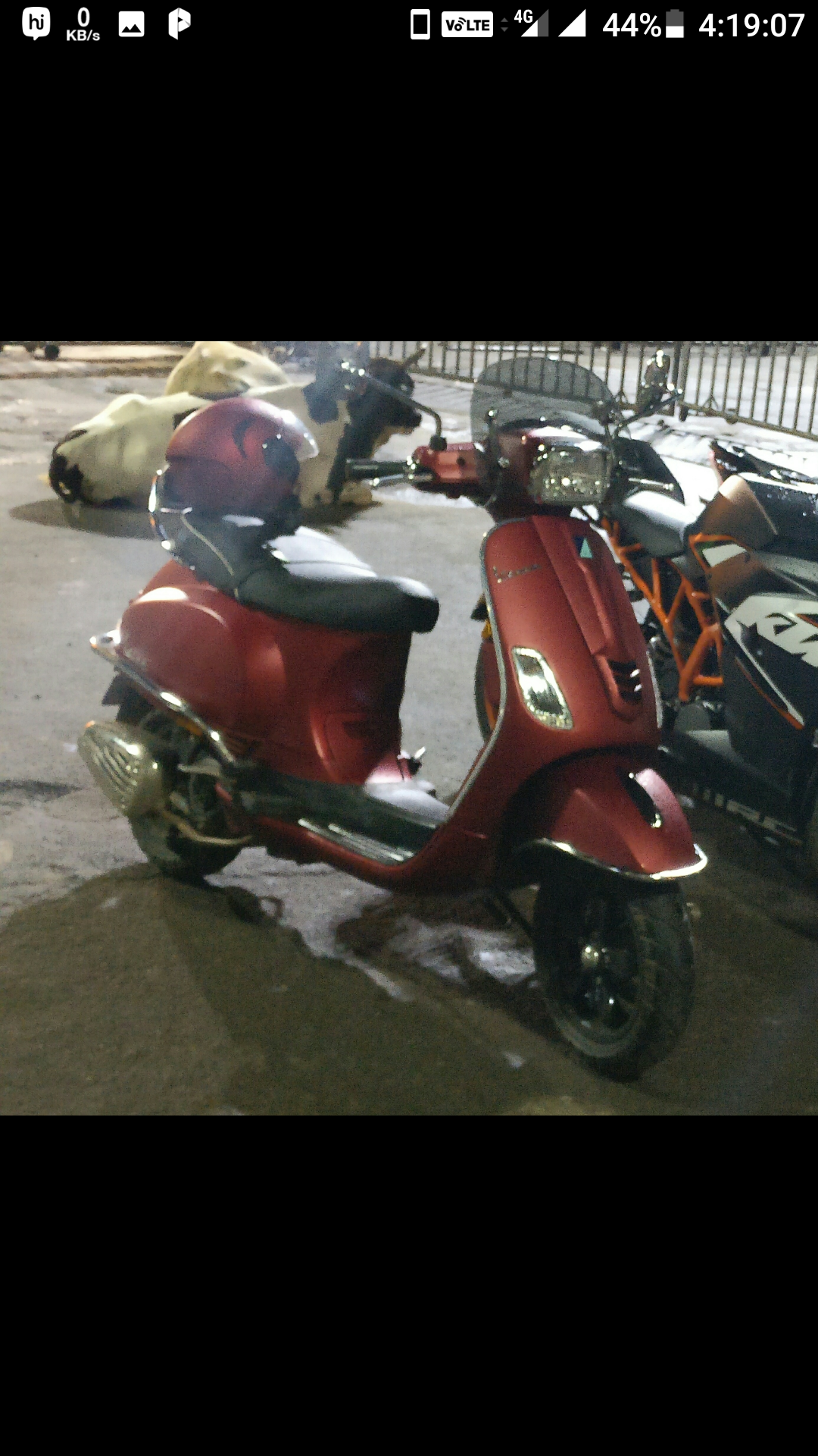 Matt Red Vespa SXL 150
