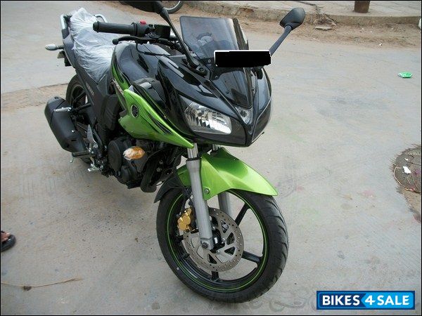 Black Cyber Green Yamaha Fazer