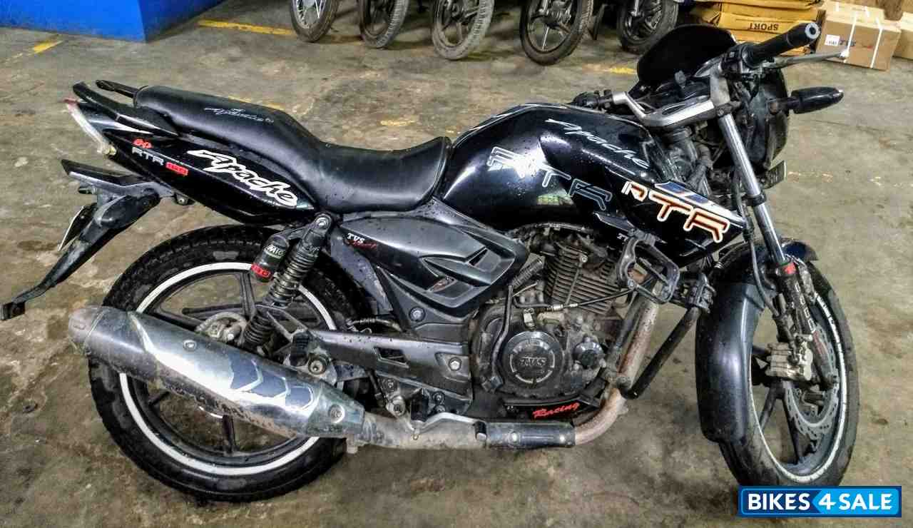 Black TVS Apache RTR 160