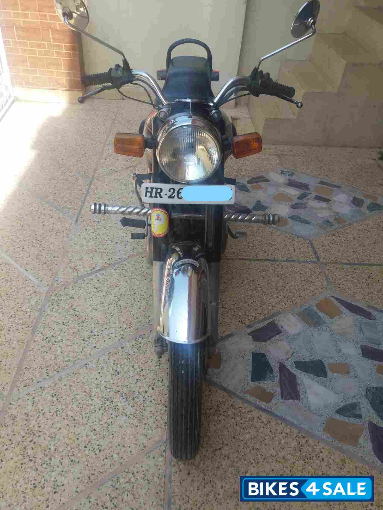 Red Royal Enfield Bullet Machismo 350 Old