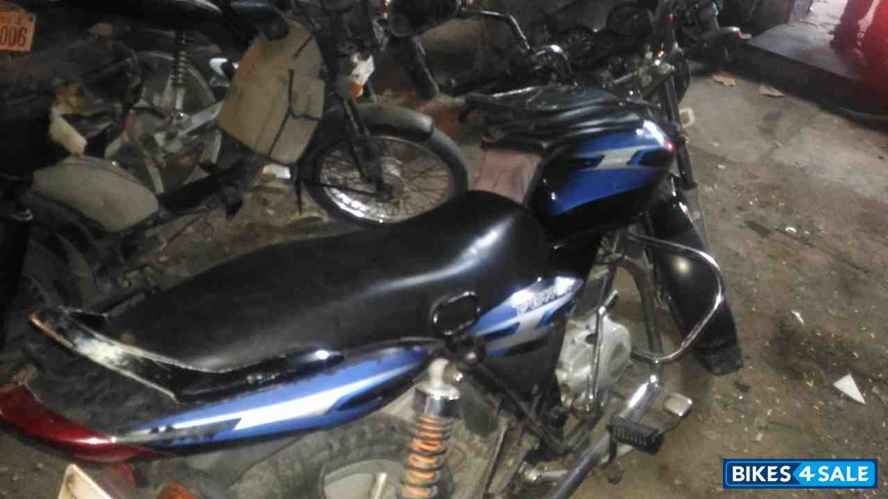 Blue Bajaj Discover 100