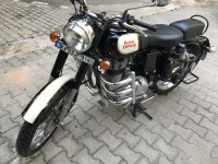 Black Royal Enfield Classic 500