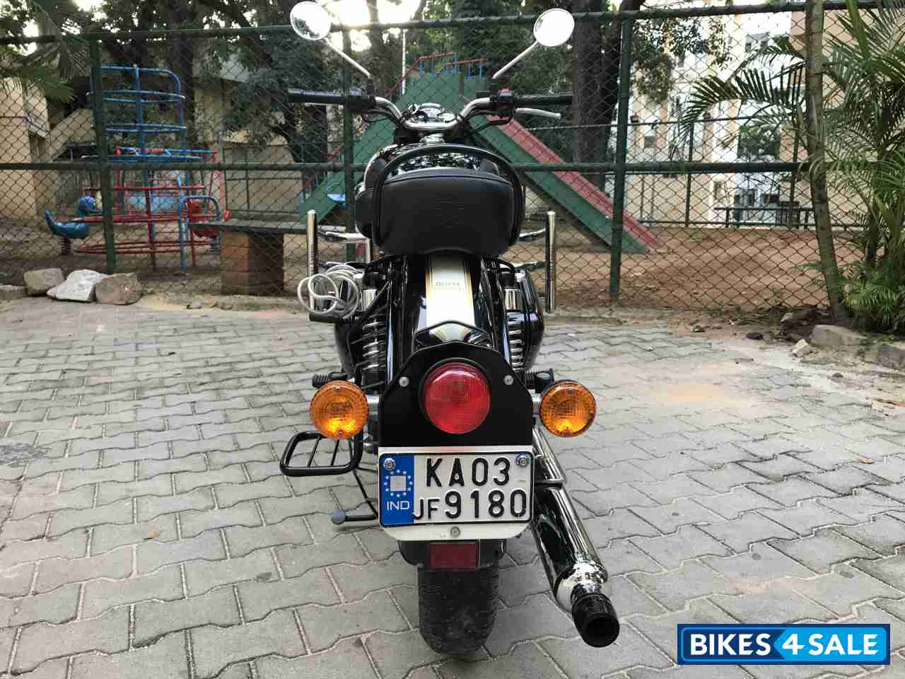 Black Royal Enfield Classic 500