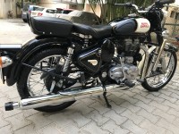 Black Royal Enfield Classic 500