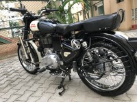 Black Royal Enfield Classic 500