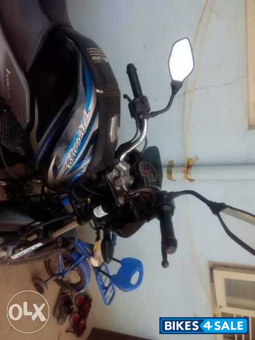 Blue And Black Bajaj Discover 125T