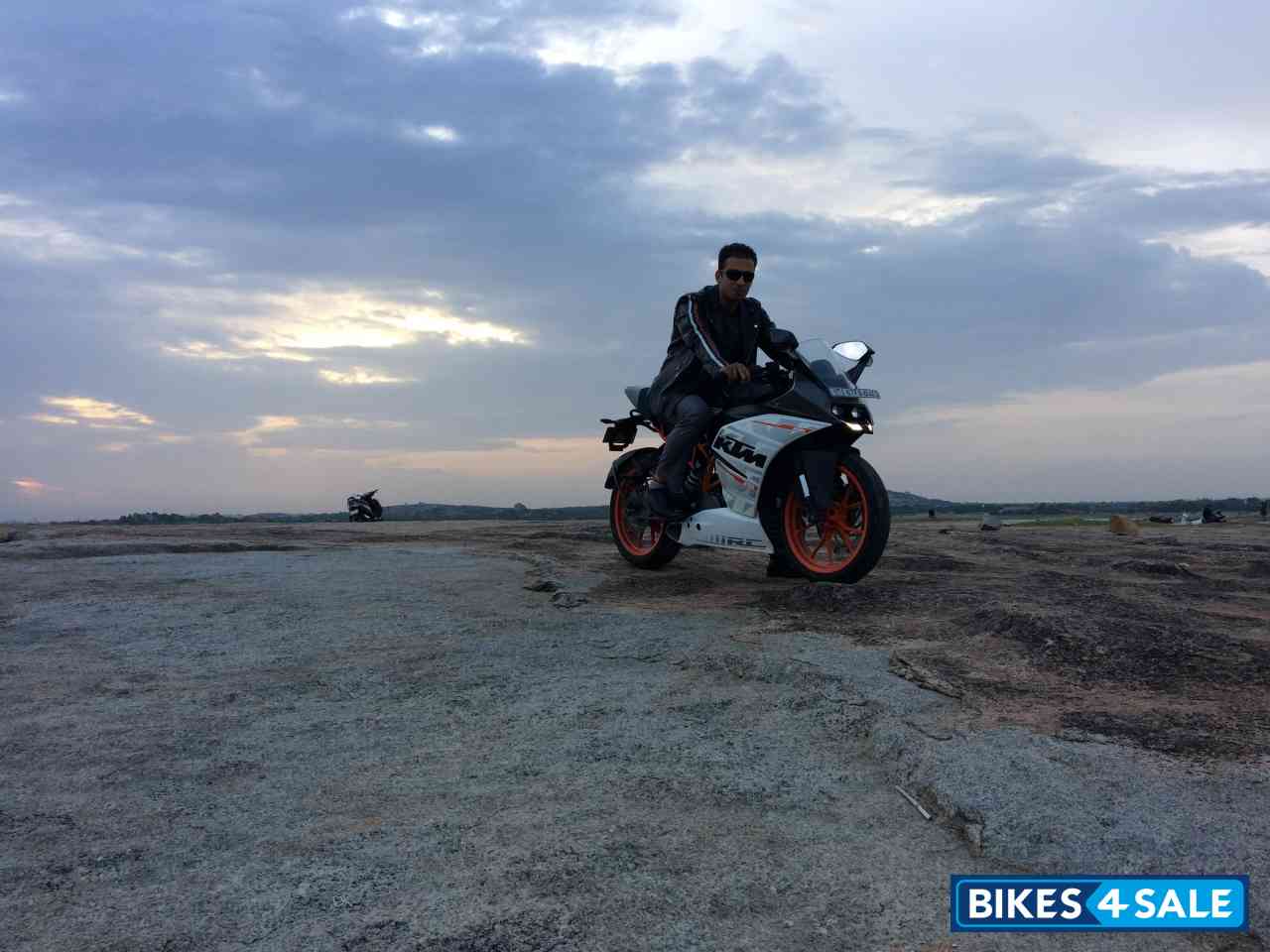 Black And Orange KTM RC 390