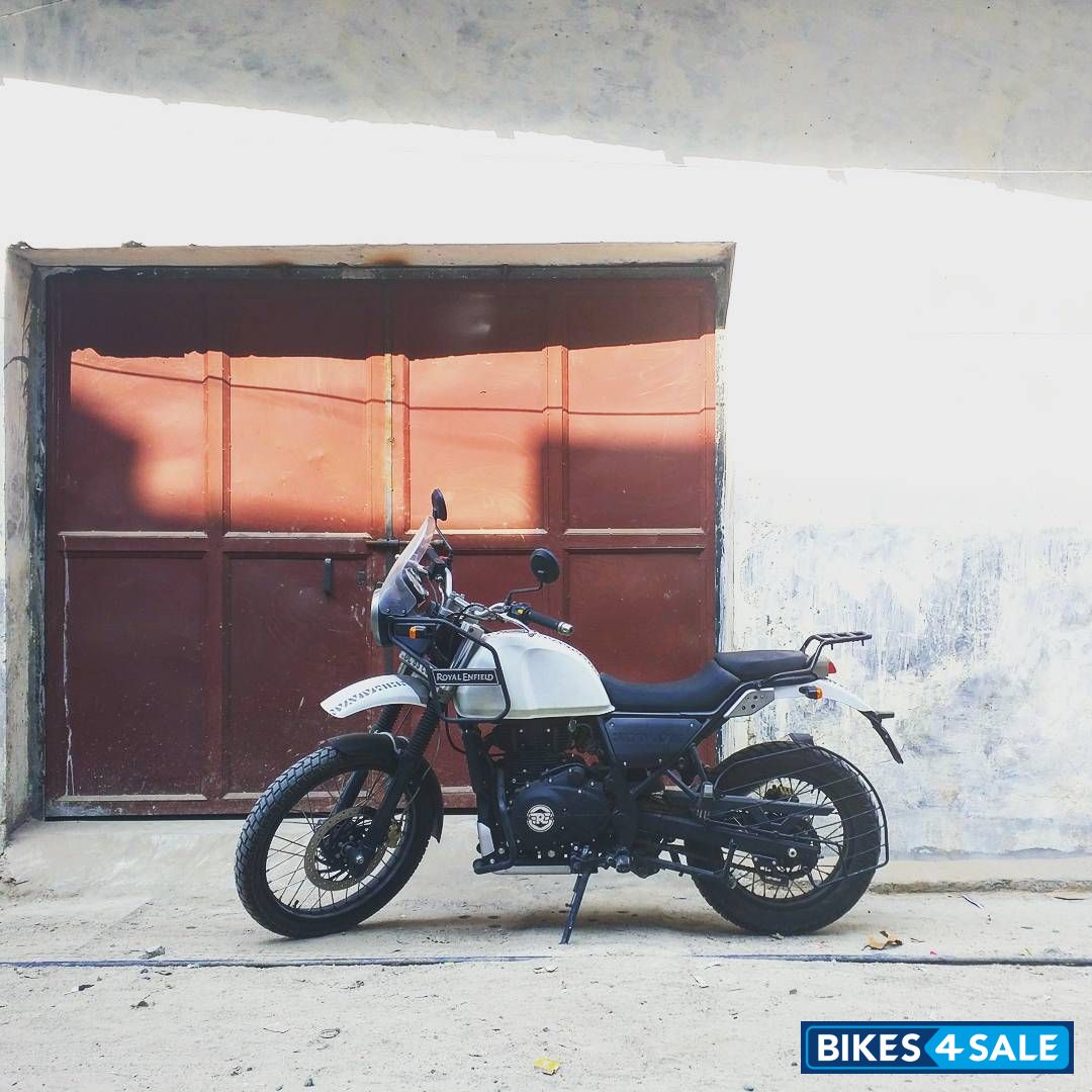 Snow Royal Enfield Himalayan