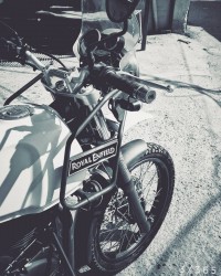 Snow Royal Enfield Himalayan