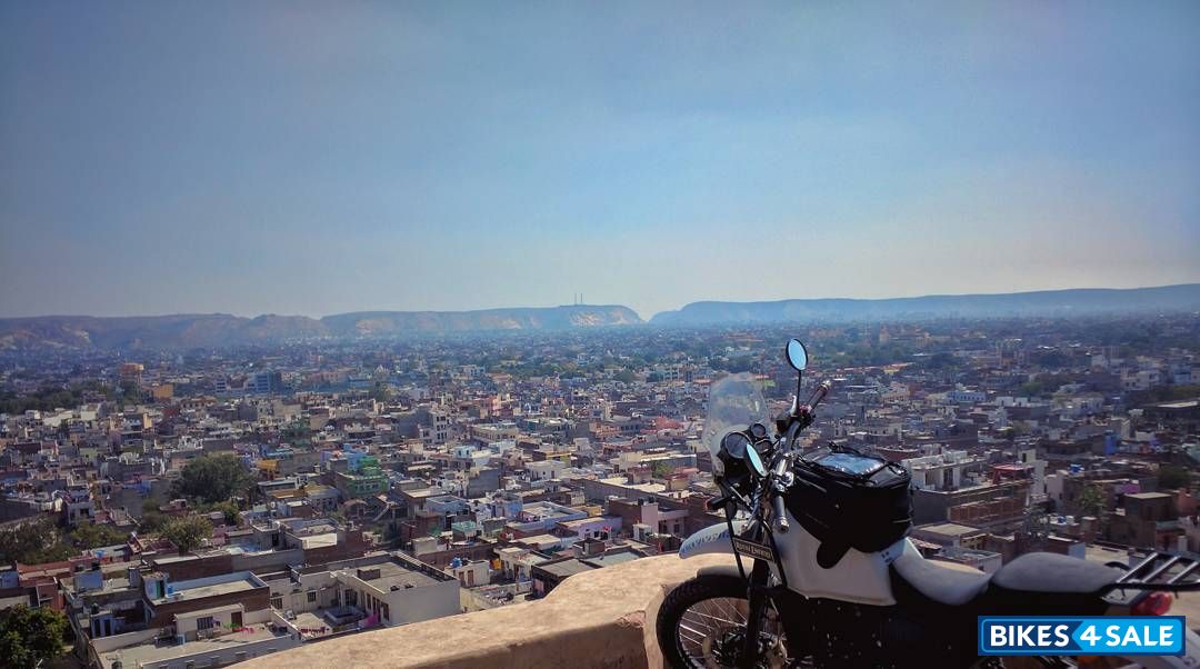 Snow Royal Enfield Himalayan