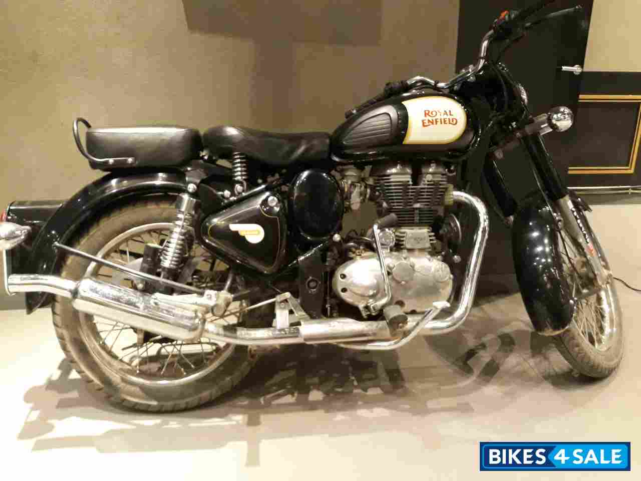 Black Royal Enfield Classic 350