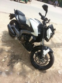 White Bajaj Dominar 400