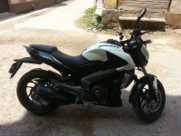 White Bajaj Dominar 400