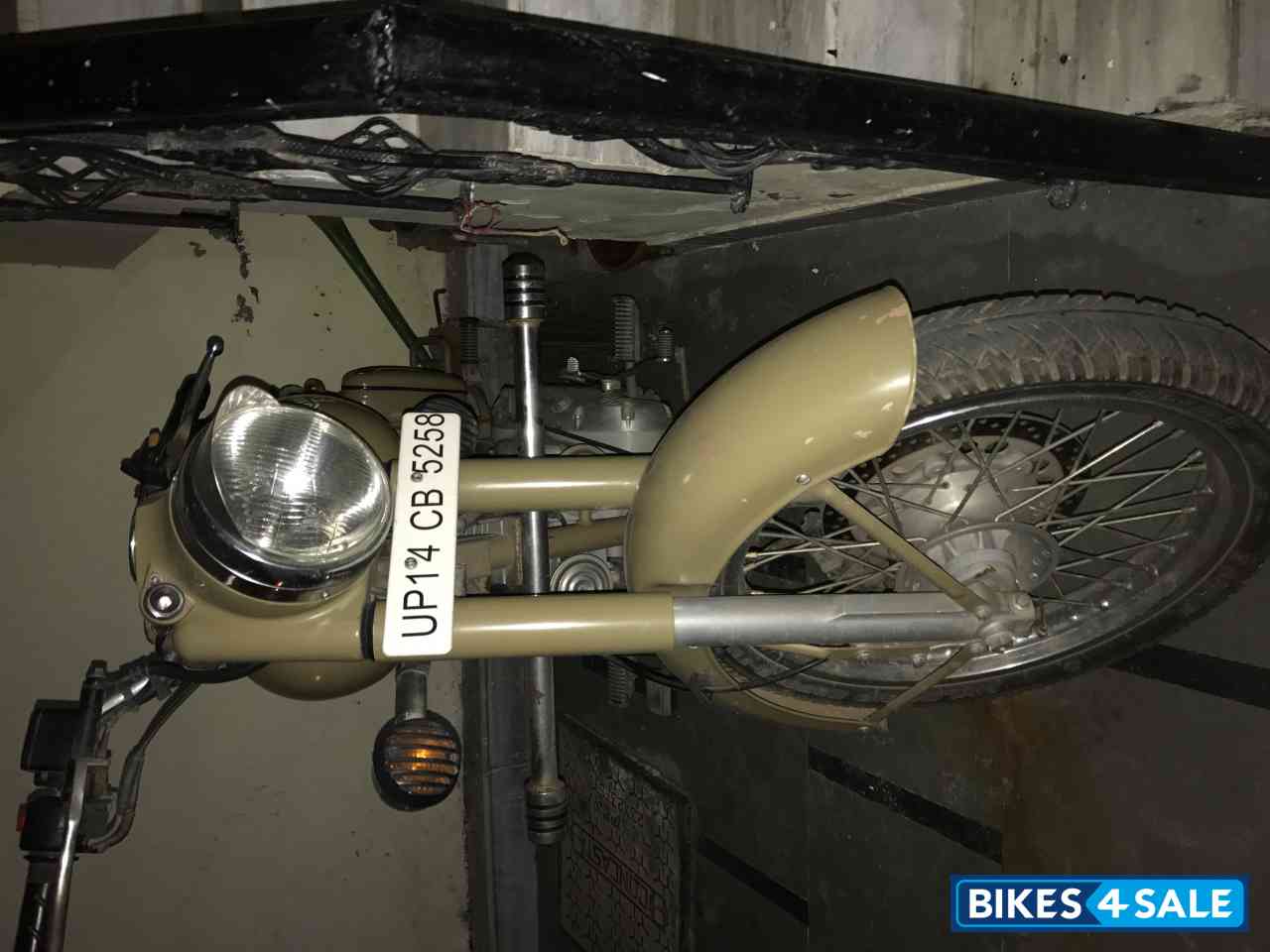 Desert Royal Enfield Classic Desert Storm