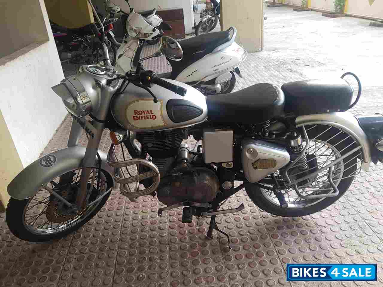 Silver Royal Enfield Classic 350