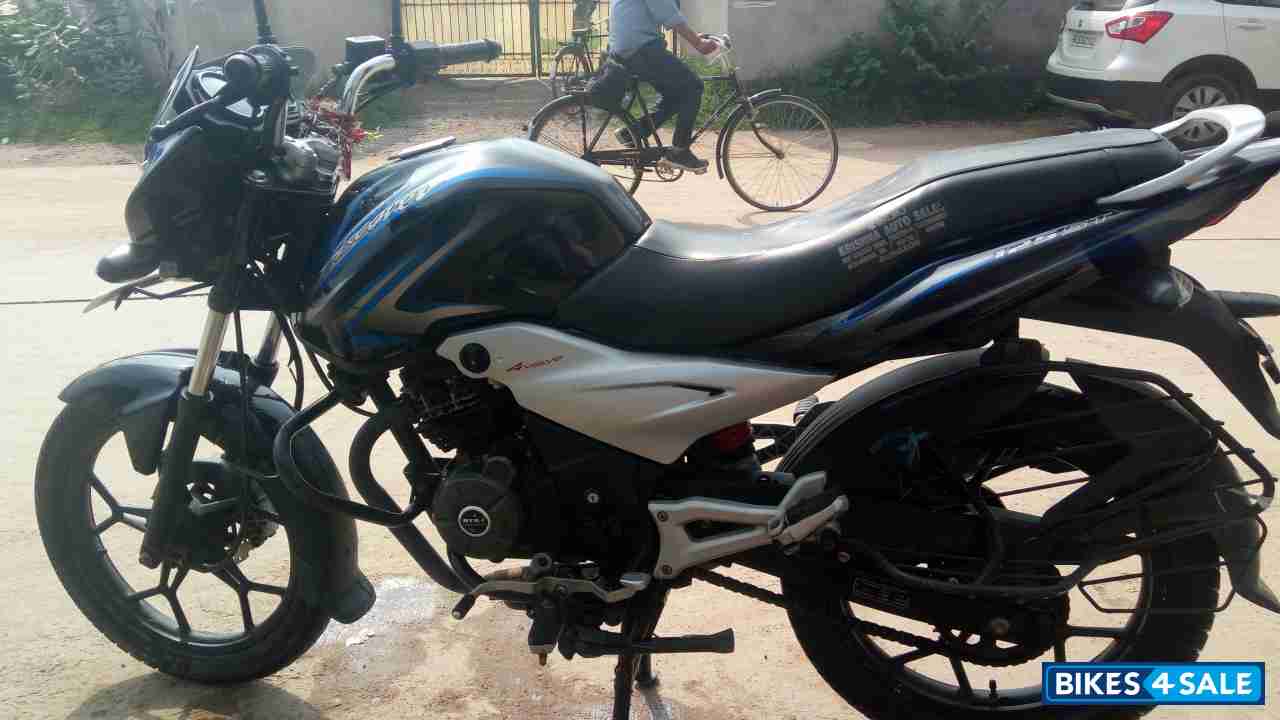 Blue-black Bajaj Discover 125 ST